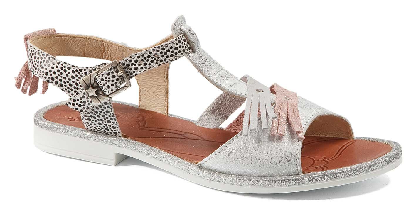Sandals on sale for tweens